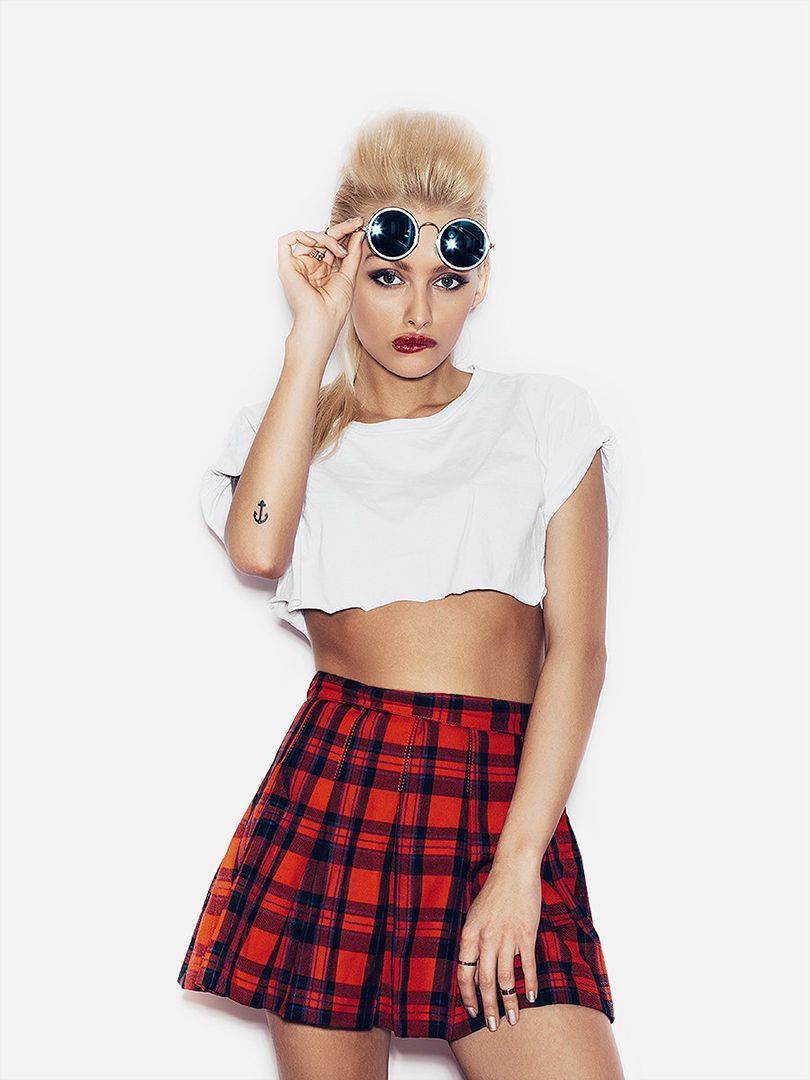 White T-shirt and short plaid skirt - Image 3